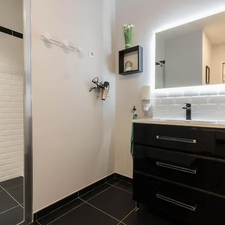 Bed and breakfast D'hotes De Montcausson 3*